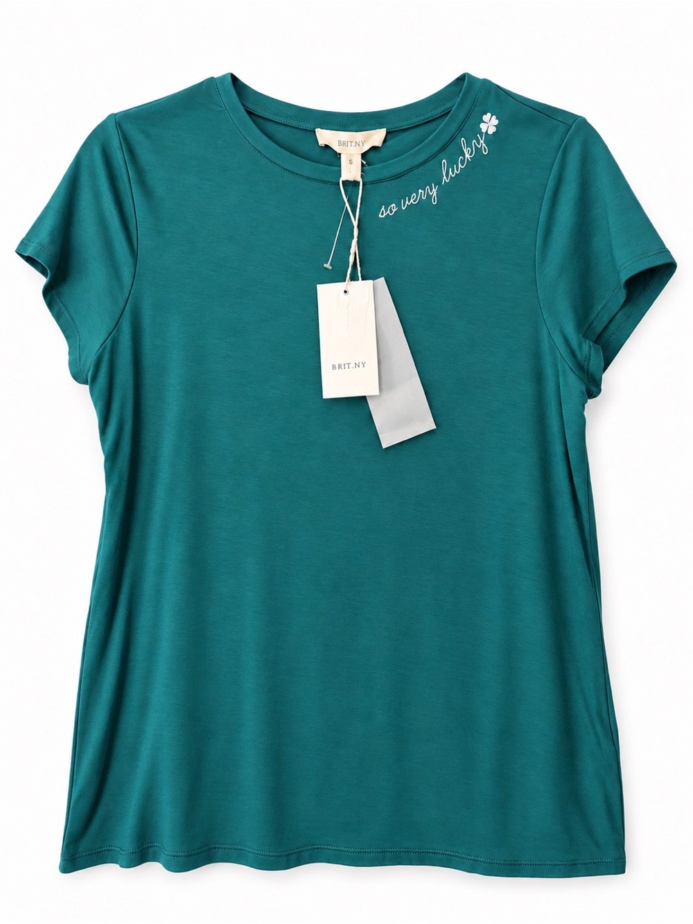 Brit.NY “So Very Lucky” Green Embroidered T-Shirt 🍀 NWT Size Small